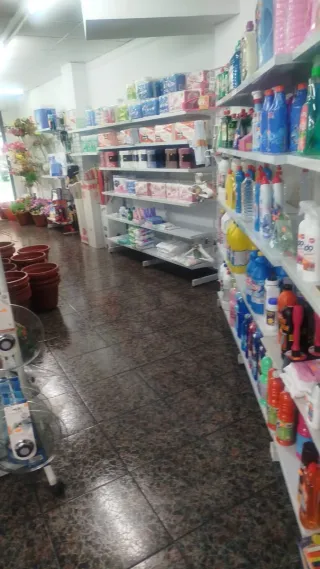 Estanterías de cristal y metal