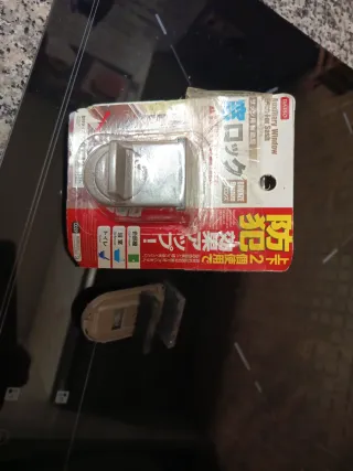 Cierre seguridad ventana auxiliar DAISO