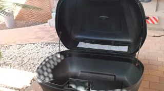 Baúl GIVI 47L + Soporte Kymco AK550