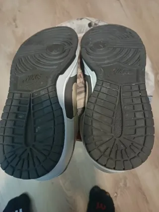 Zapatillas Nike Dunk Low Gris y maron