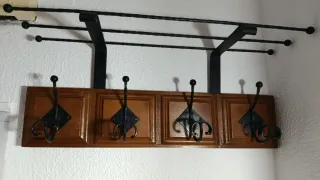Perchero madera y forja fuerte