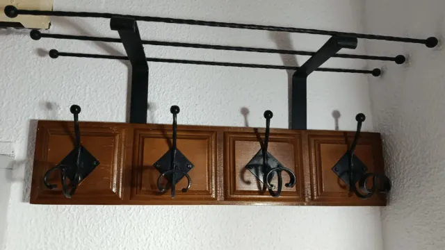 Perchero madera y forja fuerte