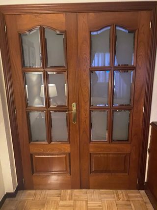 Puertas de madera maciza con cristal