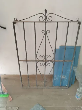 Reja de hierro forjado para ventana