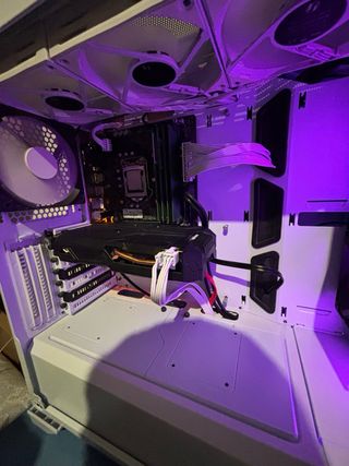 Ordenador PC Lian Li Blanco y Morado