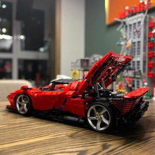 LEGO Technic Ferrari Daytona SP3 (42143)