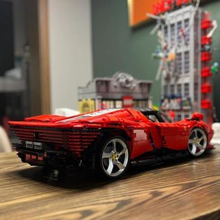 LEGO Technic Ferrari Daytona SP3 (42143)