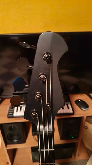 Bajo Eléctrico Harley Benton MB4 SBK