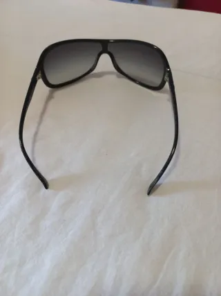 Gafas de sol Ray-Ban negras y grises