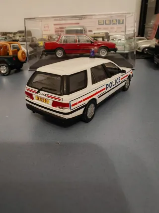 Peugeot 405 break 1/43