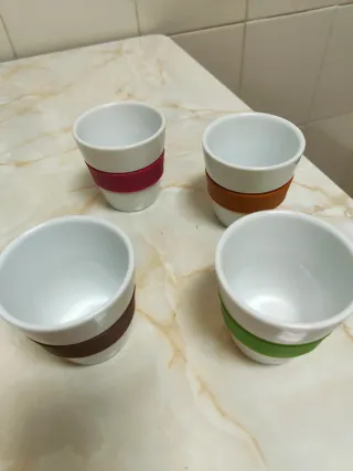 Vasitos de Porcelana con Gomas de Colores
