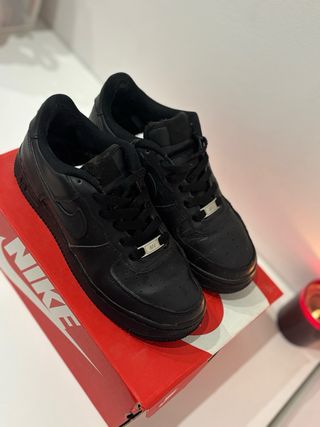 Nike Air Force 1 Negras