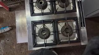 Cocina industrial 4 fuegos con horno