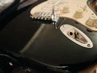 Guitarra Eléctrica Fender + Funda y Correa