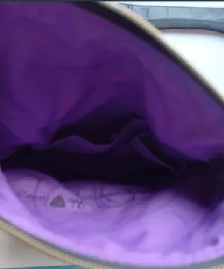 Dos bolsos Desigual y Pull&Bear