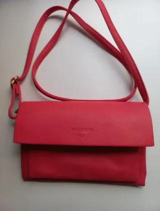 Dos bolsos Desigual y Pull&Bear