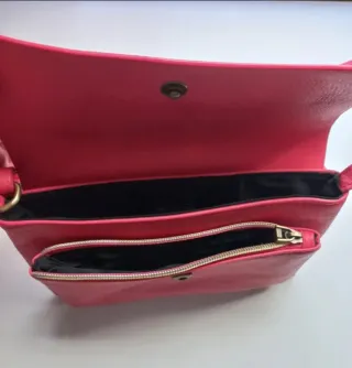 Dos bolsos Desigual y Pull&Bear