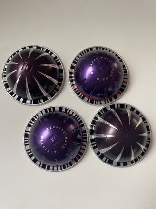 Cafetera Nespresso Vertuo Next Roja