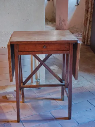 Mesa auxiliar roble antigua abatible