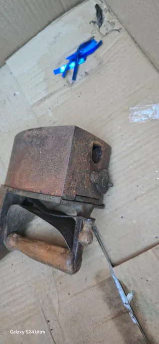 Plancha antigua de hierro