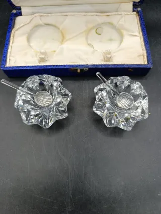 Saleros y pimentero de cristal francés