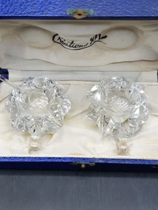 Saleros y pimentero de cristal francés