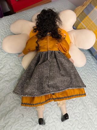 Muñeca de porcelana vintage