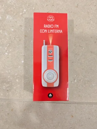 Mini radio FM con linterna nueva