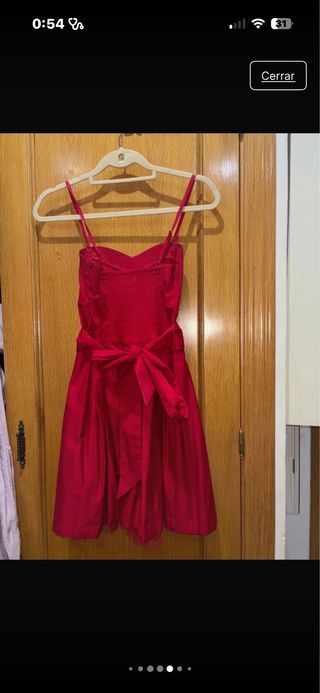 Vestido rojo corto con tirantes