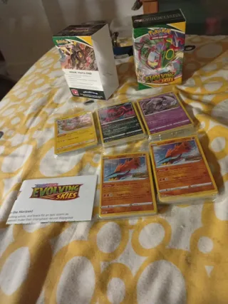 Pokémon Evolving Skies Build & Battle