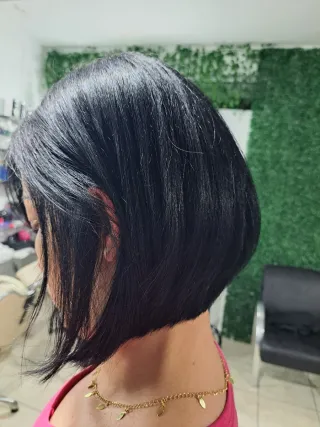 Peluqueira profissional (Brasileira)