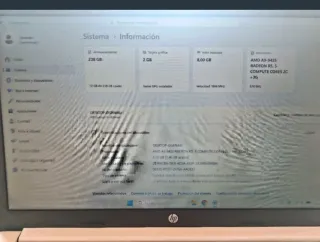 Portátil HP blanco y negro