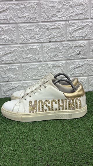 Scarpe Moschino Bianche con Dettagli Oro