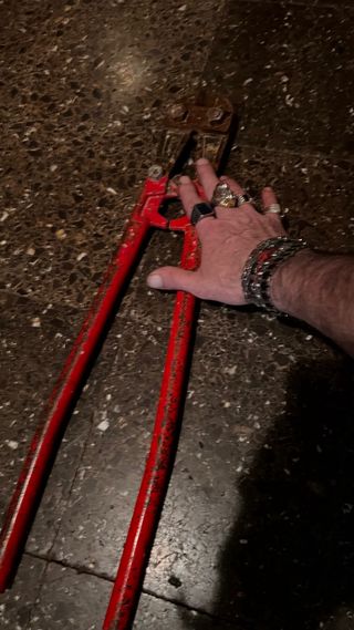 Cizalla grande para cortar metales