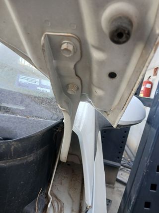 BISAGRA CAPO DERECHA HYUNDAI I10 (IA)