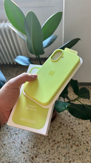 Funda iPhone 17 Silicona MagSafe Verde Lima