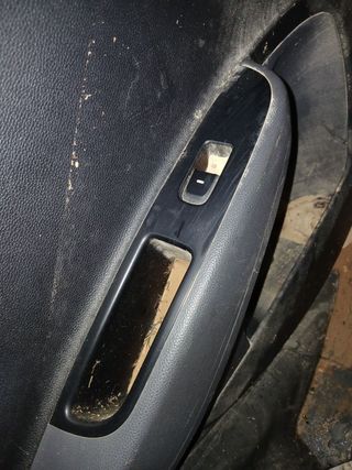 MANDO ELEVALUNAS TRASERO IZQUIERDO HYUNDAI I10 (IA)