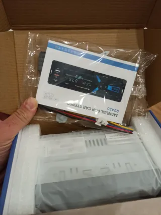 Autoradio R-2420 MP3 USB TF