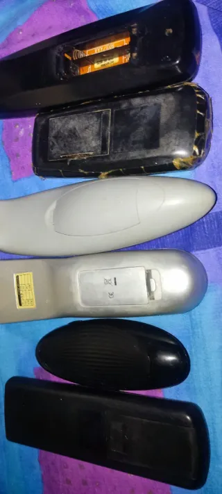 Lote 6 mandos a distancia (varias marcas)