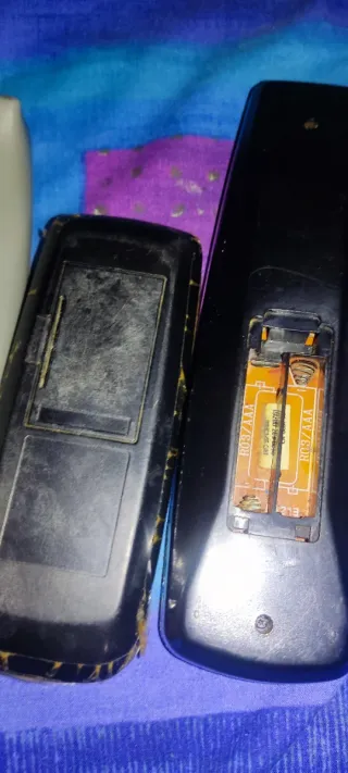 Lote 6 mandos a distancia (varias marcas)