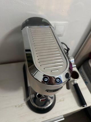 Cafetera DeLonghi Dedica Style Blanca