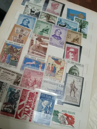 Album di francobolli con varie nazioni