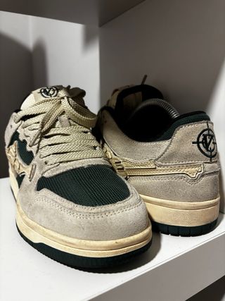 Sapatilhas bege e verde