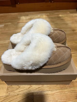 UGG Dakota Camel Talla 38
