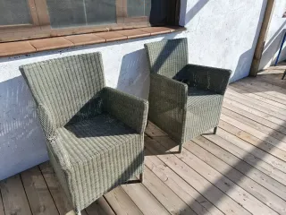 Sillónes de mimbre gris para exterior