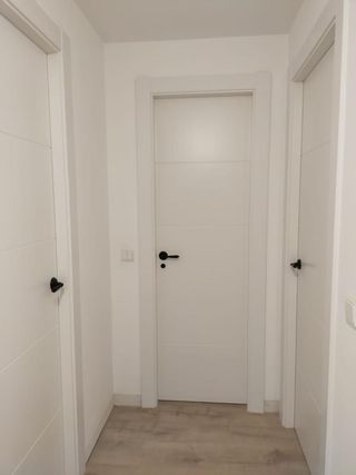 INSTALADOR DE PUERTAS MONTADOR CARPINTERO