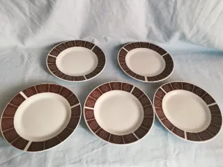 Juego de 5 platos con diseño espiral