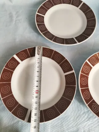 Juego de 5 platos con diseño espiral