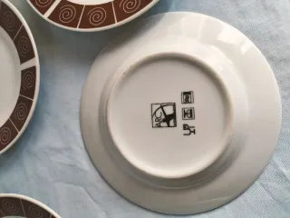 Juego de 5 platos con diseño espiral