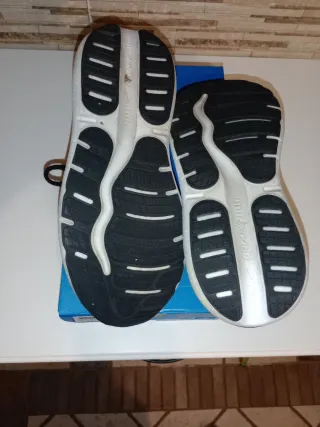 Scarpe Brooks Ghost Max Uomo Nero Bianco